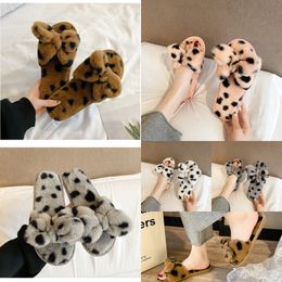 Slipper Designer Slides Women Sandals Pool Pillow Heels Cotton Fabric Straw Casual Slippers for Spring and Autumn Flat Comfort Mules GAI