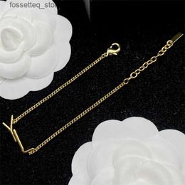 Pendanthalsband lyxiga designer smycken bröllopsfest s kedja märke enkla brev kvinnliga ornament guld halsband 24313bf l0311
