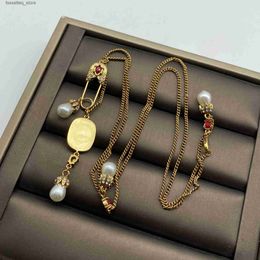 Pendant Necklaces New designed Skulls hanging cards pendants womens Necklace ladies Vintage Brass Pearly Necklaces Designer Jewellery 031218W L240309