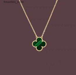 Pendant Necklaces Fashion for Women Elegant Four Leaf Cr Locket Necklace Highly Quality Choker Chains Designer Jewellery k Plated Gold Girls Gift L240309