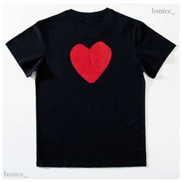 2024 Fashion Commes T Shirt Play T Shirt Designer Red Heart Shirt Commes Casual Women Shirts Des Badge Garcons High Quanlity Tshirts 7367