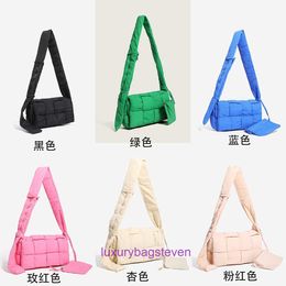 Wholesale Top Original Bottgss Ventss Cassette tote bags online shop 2023 AutumnWinter New Mens Trendy Commuting Crossbody Bag Sponge With Real Logo