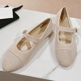 Runde Zehen Frauen Ballet Flats Landebahn Hochwertige Luxusdesigner Frühling Sommer Wohnung mit echtem Leder One Gürtelschnalle Gurt weiblich Soft Außenschuhe