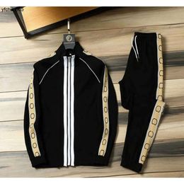 Mens Fashion Tracksuits Classic Letters Printing Two Pieces Outfits Tracksuit Sweat Suits Sports Suit Men Hoodies Jackets Jogger Sporting Sets Size M-3xl Q0so