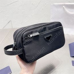 Nylon Travel Pouch Designer Cosmetic Cases For Women Luxurys Designers Makeup Bag Womens Clutch Small Bags Make Up Case 25cm Lugga257G