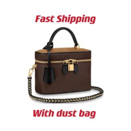 Cosmetic Crossbody Bag Pm In 2 Colors Nice Vanity Kit As A Trendy City Bag In Reverse Canvas With Its Removable Leather Chain Stra264f