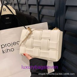 Factory Outlet Wholesale Bottgss Ventss Cassette Tote bags for sale 2023 New Handmade Woven Small Square Bag Fashionable and With Real Logo