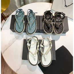 Designer-Sandalen, Strand, Chanelsandals, kleiner Duft, dicker Boden, Sandalen für Damen, Sommer, neue Clip-Zehe, Gras, gewebtes Hanfseil, römische Schuhe, flach, 2024