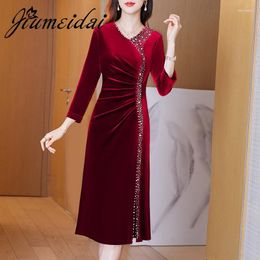 Casual Dresses JiuMeiDai 2024 Women Autumn Elegant A-Line Diamonds Red Dress Office Lady Velvet Robe Femme Retro Designer Party Clothing