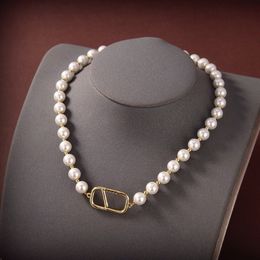 Sweet Simplicity Lady Brass Pearls Necklaces & Pendants Geometry design Initial V Litter Pearl decorate Women Chain Necklace Jewel248r
