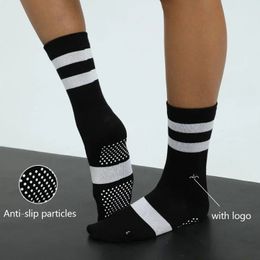 Luu Brand Yoga Socks Silicone Non-Slip Wear-Resistant Comfortable Sports Fitness Socks Cycling Football Socks 240220