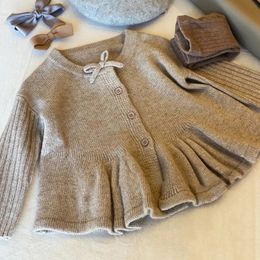 Style koreański wiosenny jesień bawełniana bawełna kardiganowa odzież wierzchnia urocze sweter stylowy ubrania dla nastolatków od 2 do 8 lat 240301
