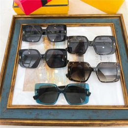 2024 Luxury Designer OFF Luxury Designer New Men's and Women's Sunglasses Off Family F's personalized square same fashion ff0422