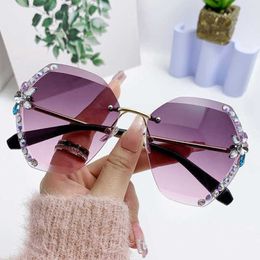 2024 Luxury Designer OFF Luxury Designer New Men's and Women's Sunglasses Off Rhinestone slim frameless trimming Fashion anti-UV Korean glasses