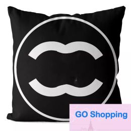 Classic Designer Throw Pillow Black and White Throw Pillow Letter Logo Home Pillow Cover Sofa Decoration Cushion 45 x 45cm Pillow Core Removable
