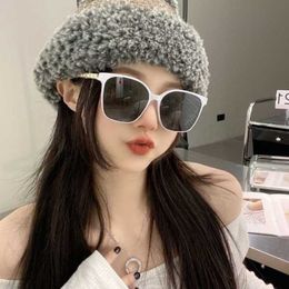 2024 Luxury Designer OFF Luxury Designer New Men's and Women's Sunglasses Off Korean version tiktok 0758 board female same type of leather chain mirror.