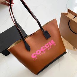 Women's luxury handbag Designer bag Shopping bag New Large Capacity Tote Bag Fashion Versatile Handbag Student Commuting Single Shoulder Bag Mom Bag Female