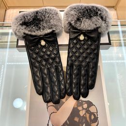 Glove designer's new high-end sheepskin gloves are fine, soft, warm, cold-proof, comfortable and soft for daily use (B0017)