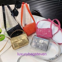 Factory Outlet Wholesale Bottgss Ventss Cassette Tote bags for sale Womens Bag This Years Popular Colors Mini Lipstick Small With Real Logo