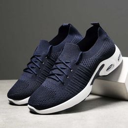 Sports Shoes for Men Spring New Fly Woven Mesh Shoes Breathable Casual Running Anti Slip Soft Soles Fashionable
