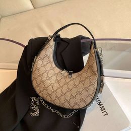 Store Online Handbag Clearance Promotion New Crcent Moon Bag Personalised Summer Delicate High Quality Msenger Small Armpit Single Shoulder Chain
