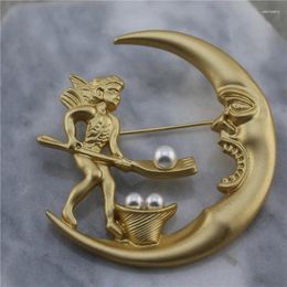 Brooches Vintage Chinese Ancient Mythology Pangu Has Created A World Moon Pearl Button Badge Baroque Lapel Brooch Pin Decoration Jewellery