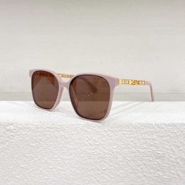 2024 Luxury Designer luxury designer sunglasses New Box Same Style Pink Chain Letter Leg UV Resistant Sunglasses