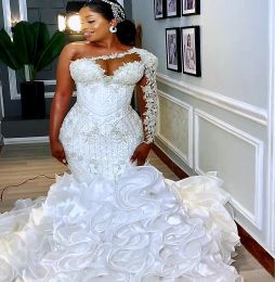 Arabisch Aso Ebi Plus Size Meerjungfrau Weißes Hochzeitskleid für die Braut Spitze Perlen Tiers Organza Brautkleider Kleider ZJ047