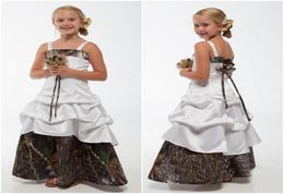 Camo Flower Girls Wedding Dresses Bateau Spaghetti Strap Laceup Back Floor Length with Three Tiers A Line Wedding Gowns Cheap Cus5430110