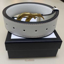Belts Luxurys Womens Belt Men Designers Leather Black Brown Women Classic Casual Cinturones De Diseno with Gift Box Pnue