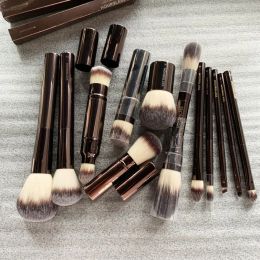 Makeup Brushes Hourglass Brush Veil Powder Foundation Blush Eye Shadow Concealer Brush Soft Synthetic Hair Metal Handle Cosmetic Tools ZZ