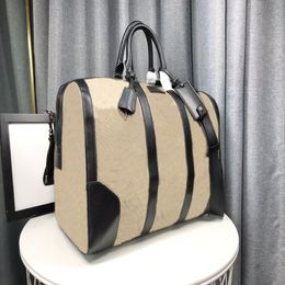 Top Quality handbag Large Capacity Duffle Bag lock Travel Bags Outdoor Soft Genuine Leather canvas Print Letter GM Designer Luggag245S