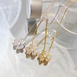 VanCF Necklace Luxury Diamond Agate 18k Gold Clover Full Diamond Necklace Womens Light Luxury Fashion Pendant Precision Thick Plated Gold Bone Chain