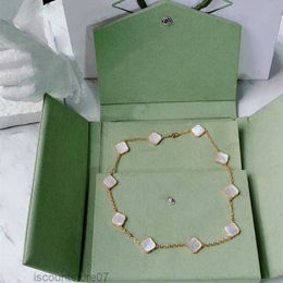 18k Fashion Classic pendant necklaces Agate Four Leaf Clover Necklace Long Ten Flowers Mother-of-pearl jewelry for Girl Valentines Designer ornaments wholesale