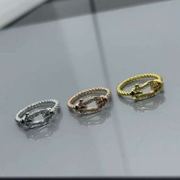 Luxury Designer Fredys Ring Seiko Version v Gold Fried Dough Twists Horseshoe Buckle Ring Small Female High Sense Couple Ring