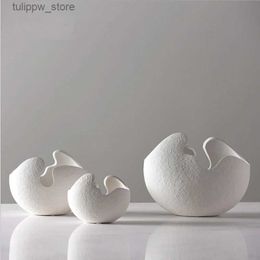 Vases Direct Selling Chinese Jingdezhen Porcelain Vase Creativity Modern Style White Ceramic Vases for Wedding Home Decoration Gift 5 L240309