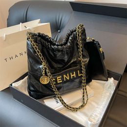 Factory Direct Supply Xiaoxiangfeng Lingge Chain Bag for Womens Autumn and Winter 2024 New Trendy Tote with Large Capacity Garbage