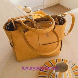 Bottgss Ventss tote Genuine leather Handbag High Quality South Korea New Mother and Child Bag Woven Tote Womens Small Have Real Logo