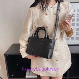 Bottgss Ventss 9A top quality bag women purse Designer Arco Tote Bags 2023 Summer Texture Big Bag Woven Commuter Large Capacity Handbag New Have Real Logo