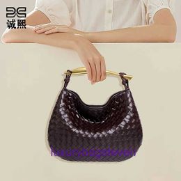 Bottgs's Vents's sardine Classic Designer Fashion Bag Autumn and Winter New Handheld Womens One Shoulder Oblique Cross Hand woven With Real Logo