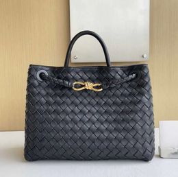 2024 B Family 8-line Buckle Andiamo Bag Original Leather New Woven Womens Portable Single Shoulder Crossbody Official Document Tote Designer Bags 044ess