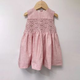 HighEnd Boutique Baby Girl Vest Smocking Dress With Heavy HandEmbroidered Pink Princess Cotton Sleeveless Outfit Dresses 240223