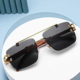 2024 Luxury Designer OFF Luxury Designer New Men's and Women's Sunglasses Off wood grain leopard head Women double beam cut edge glasses