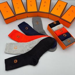 24ss mens socks classic italy fashion Casual wear Letter Printed Medium sock Embroidery Cotton With box Five Pair redom Colour