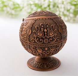 Windproof Ash Tray Vintage Zinc Alloy Flower Pattern Globe Cigarette Ashtray Lid Tabletop Portable Home Decor Ashtrays5694455