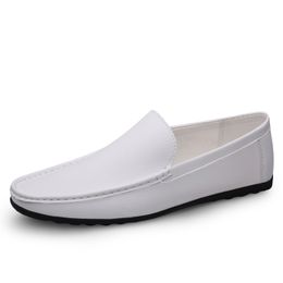 2024 Designer Men's and Women's Black and White Outdoor shoes sizes 39-46 GAI