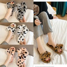 Slipper Designer Slides Women Sandals Pool Pillow Heels Fabric Straw Casual slippers for spring and autumn Flat Comfort Mules Padded Front Strap Shoe GAI