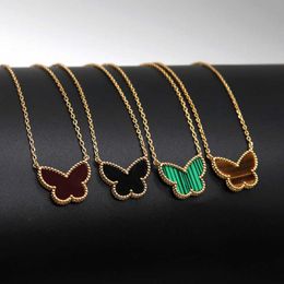 V Necklace New Large Double sided Butterfly Necklace Womens Red Agate Pendant Neckchain Instagram Light Luxury Versatile 18K Gold Lock Bone Chain