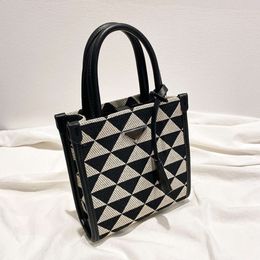 Factory Wholesale and Retail Design Bags Trendy Plaid Canvas Tote Bag Gu 2024 New Womens Fashionable Handbag Shoulder Crossbody