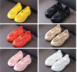 New style Kids Baby Sandals Bone Shoes Clog Big Toddler Acoustic EVA Moon Earth Grey Slippers Boys Girls Tainers Slides Re